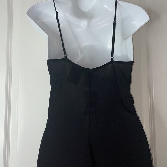 H&M Chic Sassy Black Dress - Picture 4 of 4